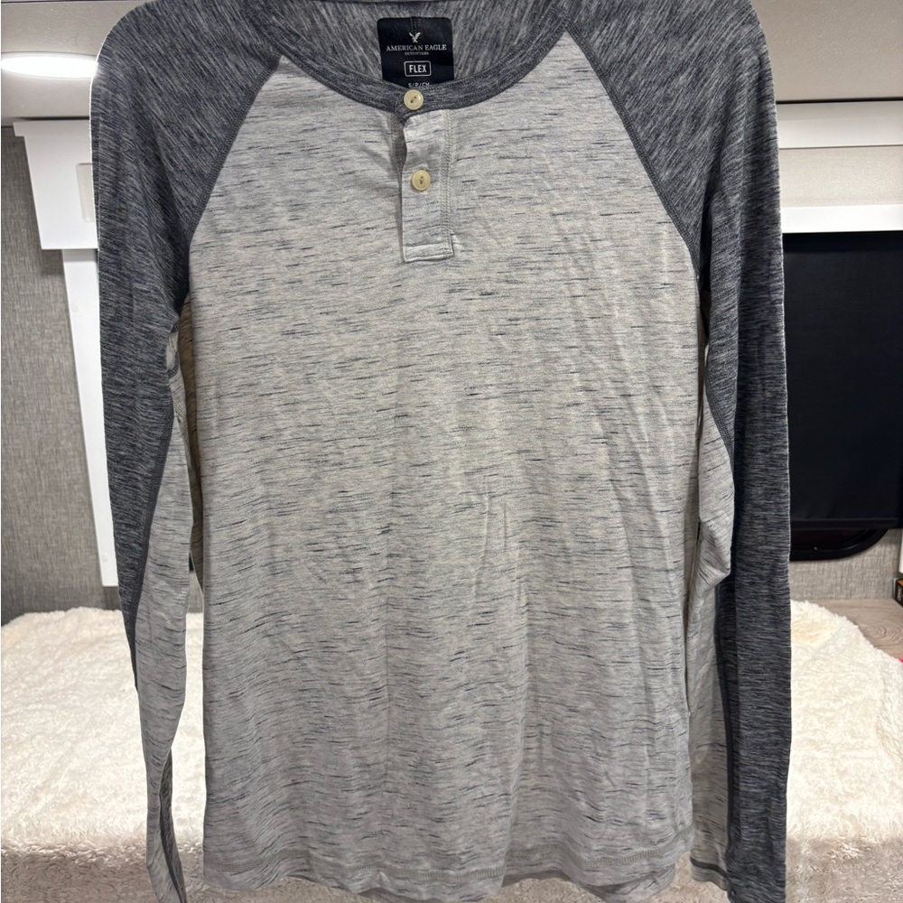 American Eagle Outfitters Men's Two-Tone Long Sleeve Henley